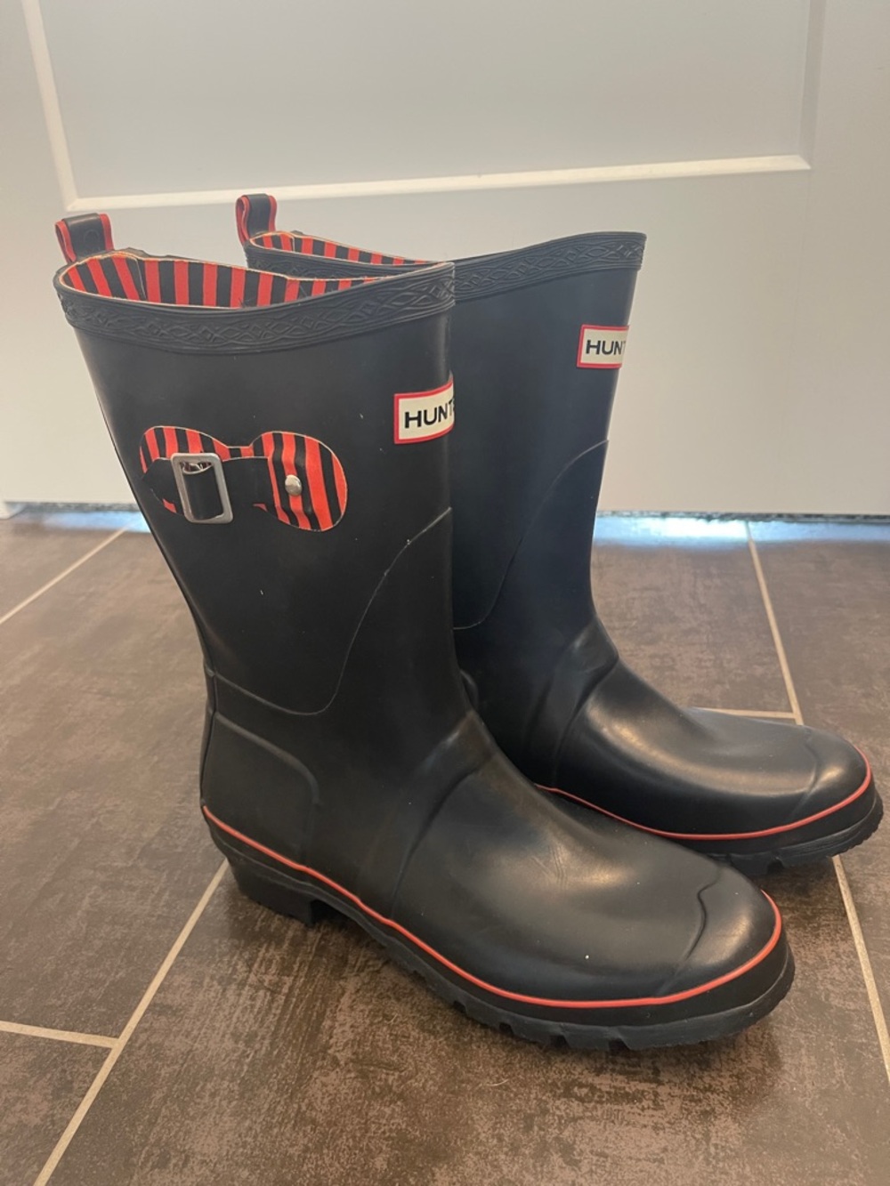 Limited Edition Festival Hunter Black Rain Boots. W/9, M/7, EUC.